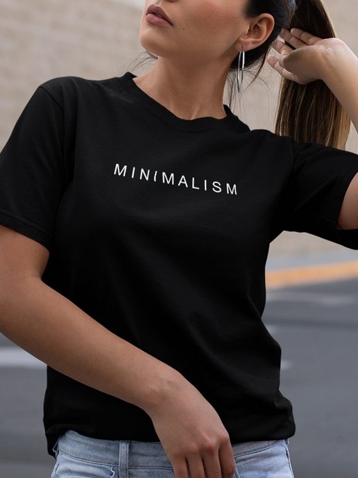 Оверсайз футболка с надписью Минимализм черная