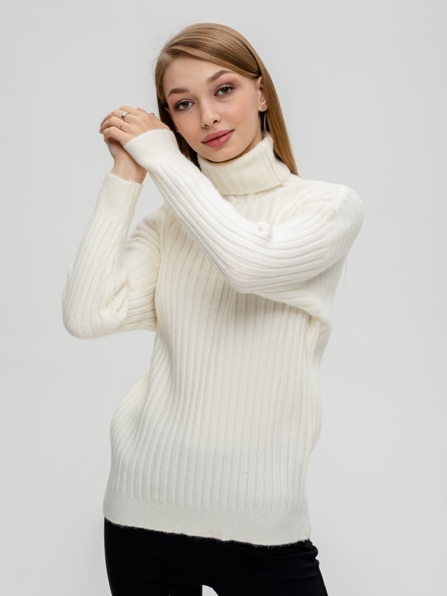 Белый свитер женский с горлом