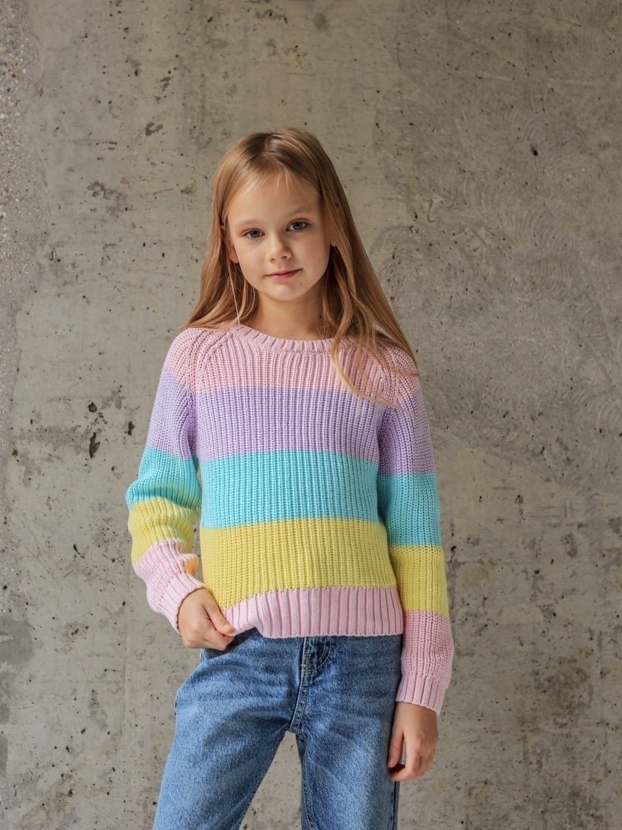 Стильный свитер для девочки