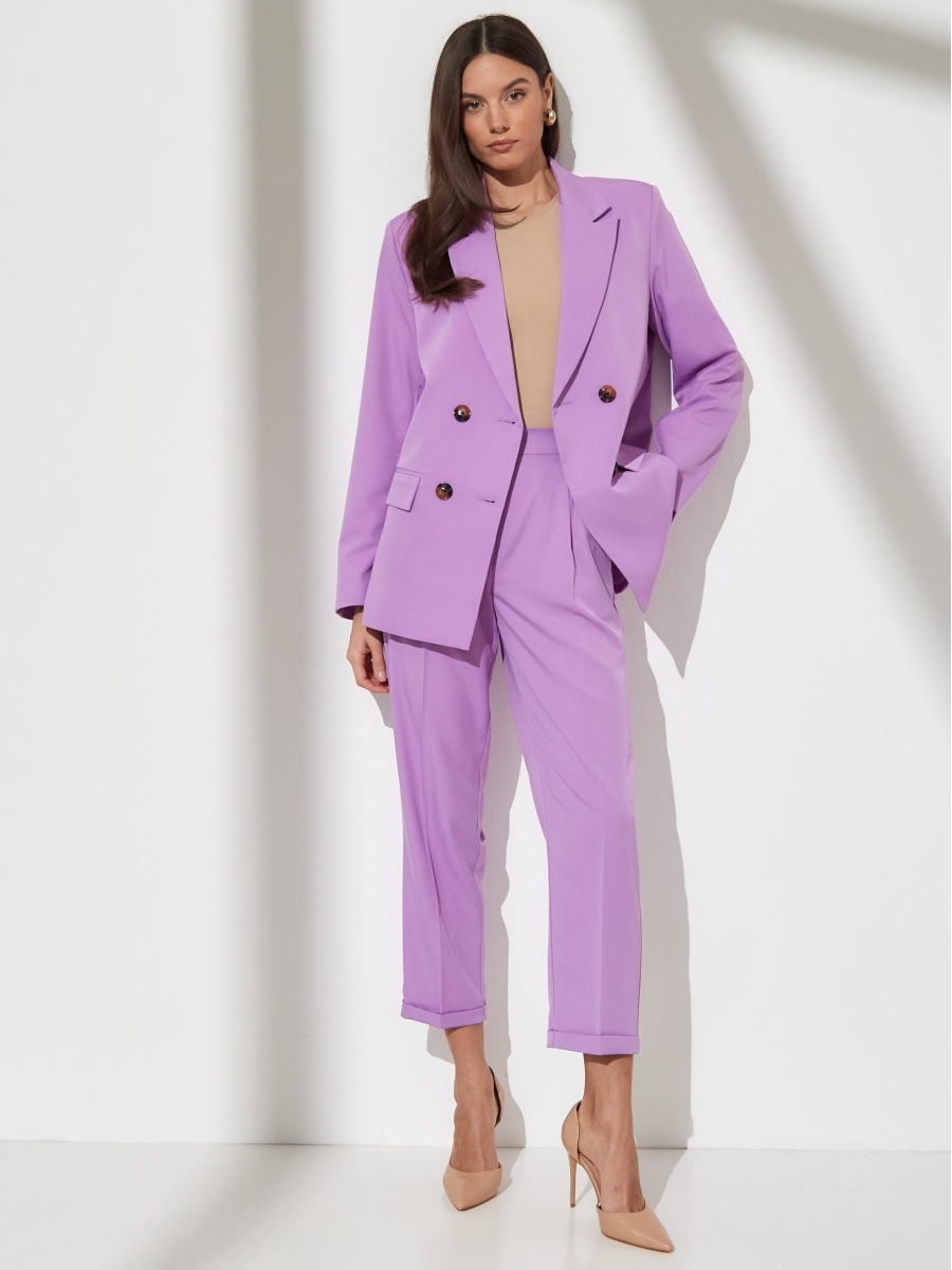 Фиолетовый костюм женский