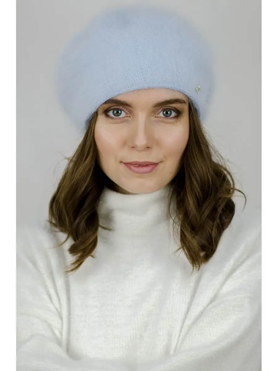 Береты женские из ангоры. Беретки из ангорки. Берет из ангорки. Шапка ангора мондиаль. Берет из ангорки.