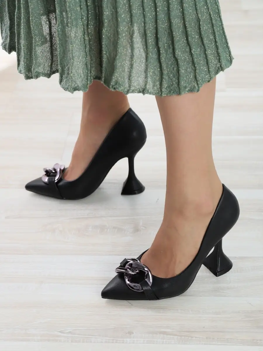 Туфли на низком каблуке женские модные