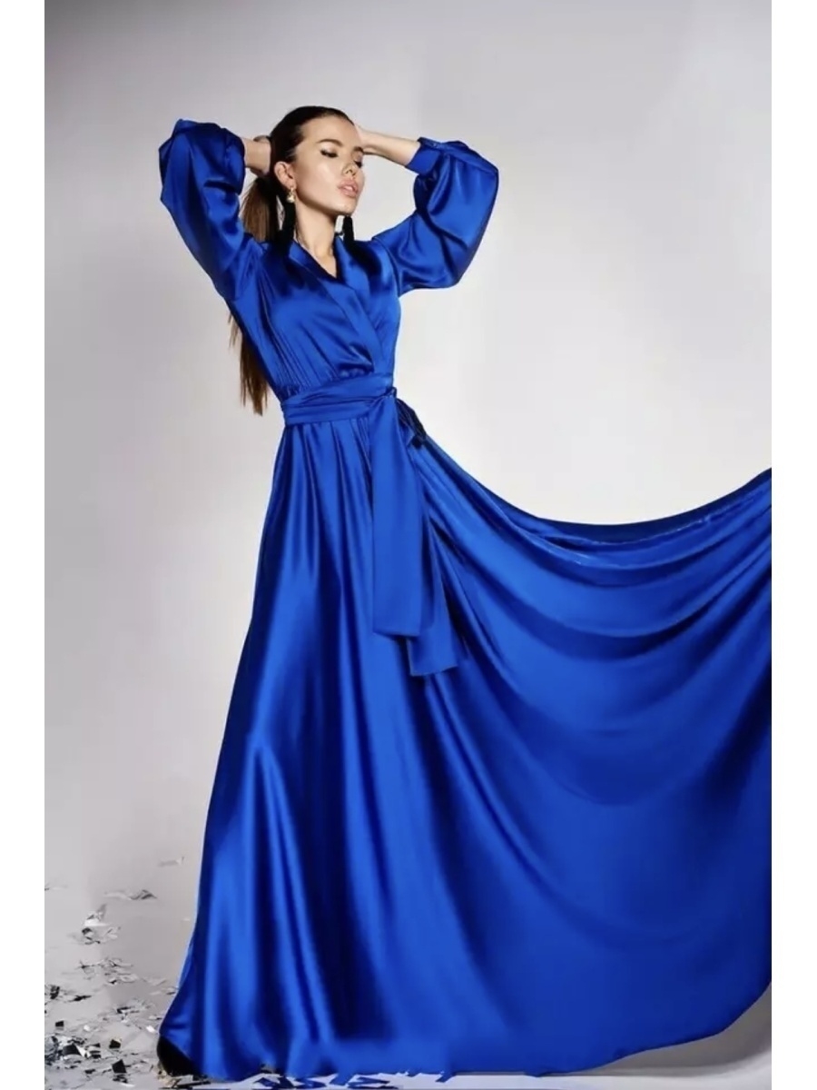 Платье из синего шелка