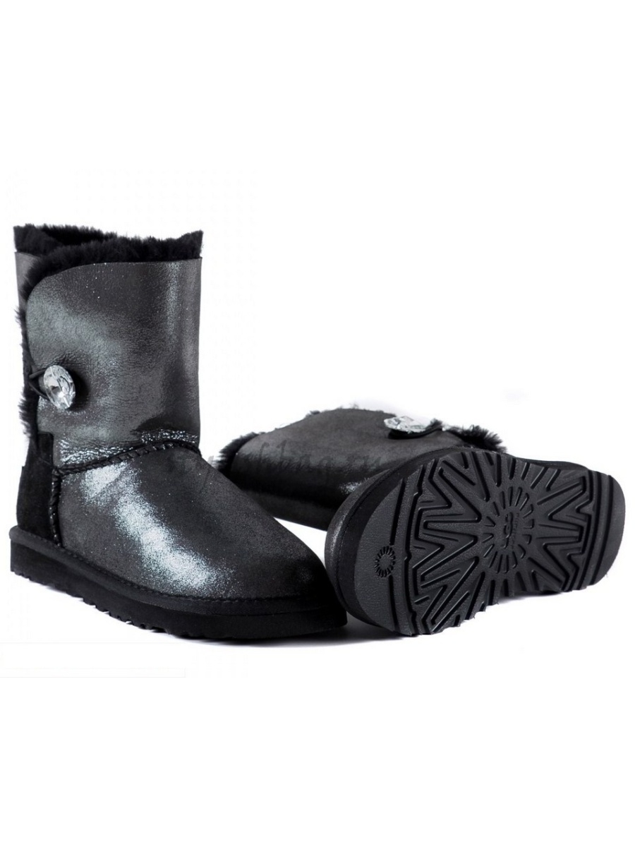 UGG Bailey button Black