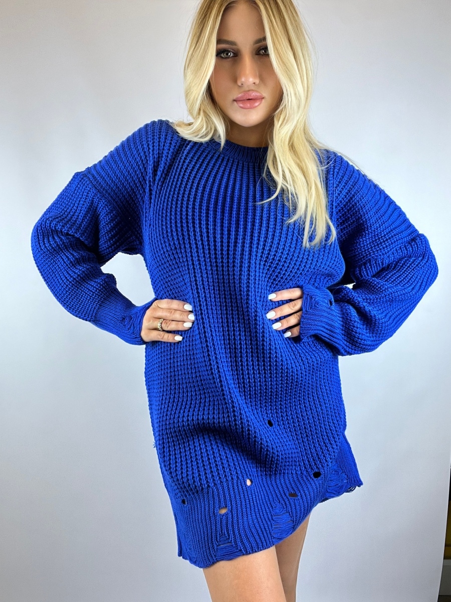 Модный рваный свитер женский