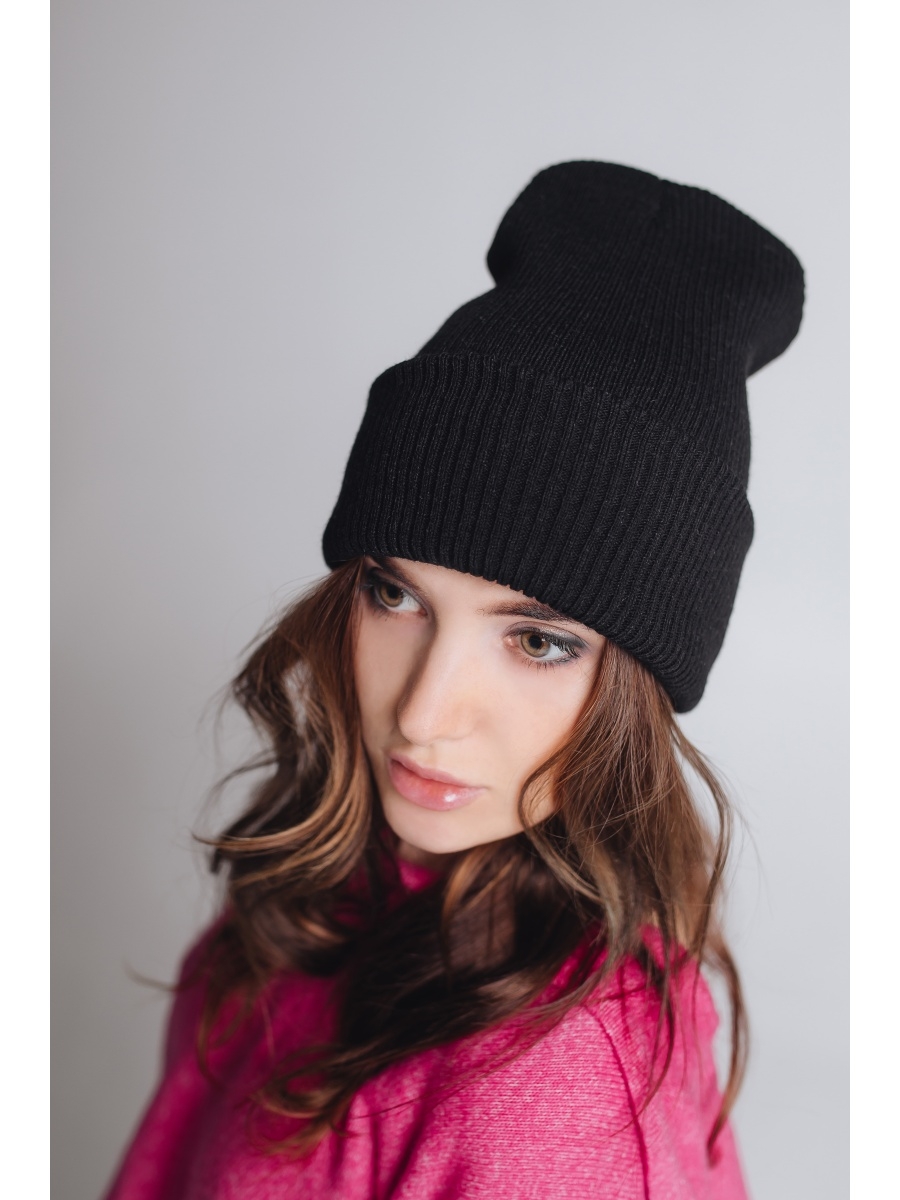 модные вязаные шапки 2023 для девушек фото