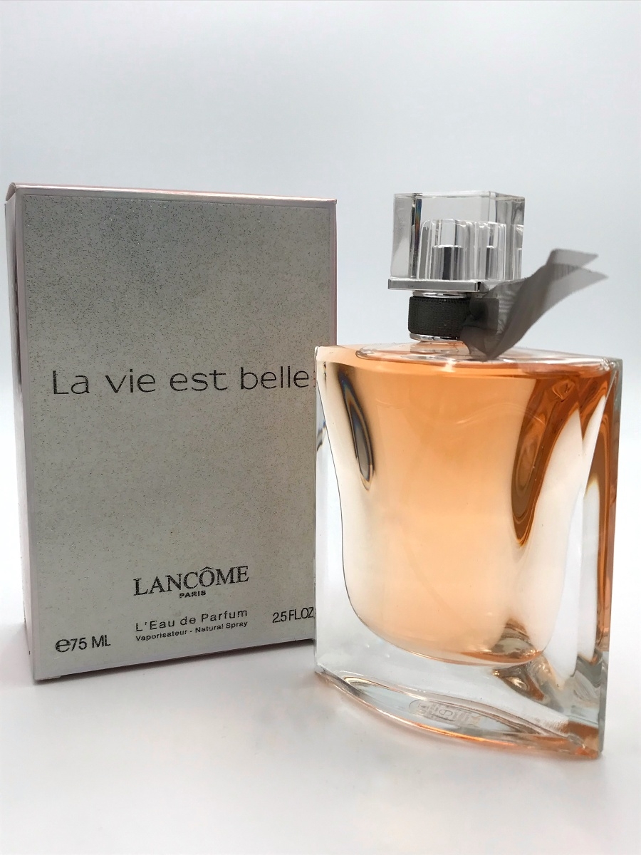 Lancome la vie belle отзывы. Ля ви э Бель ланком. Парфюмерная вода Lancome la vie est Belle. La vie est Belle Lancome 75 ml. Новая парфюмерная вода ланком ла ви э Бель.